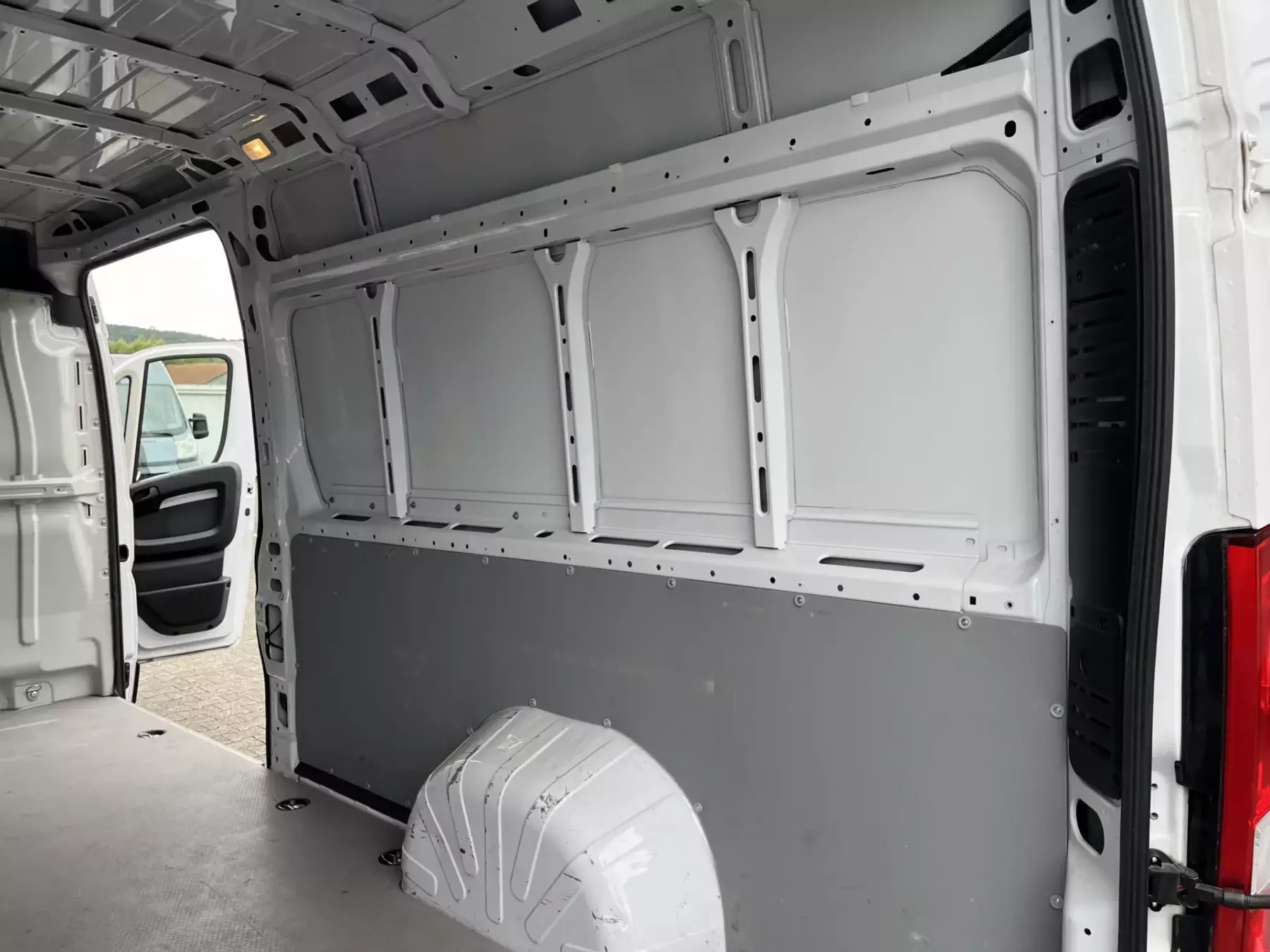 11241 Jumper 140PS Diesel L4H2 Mietwagen 11241 Jumper 140PS Diesel L4H2 Mietwagen