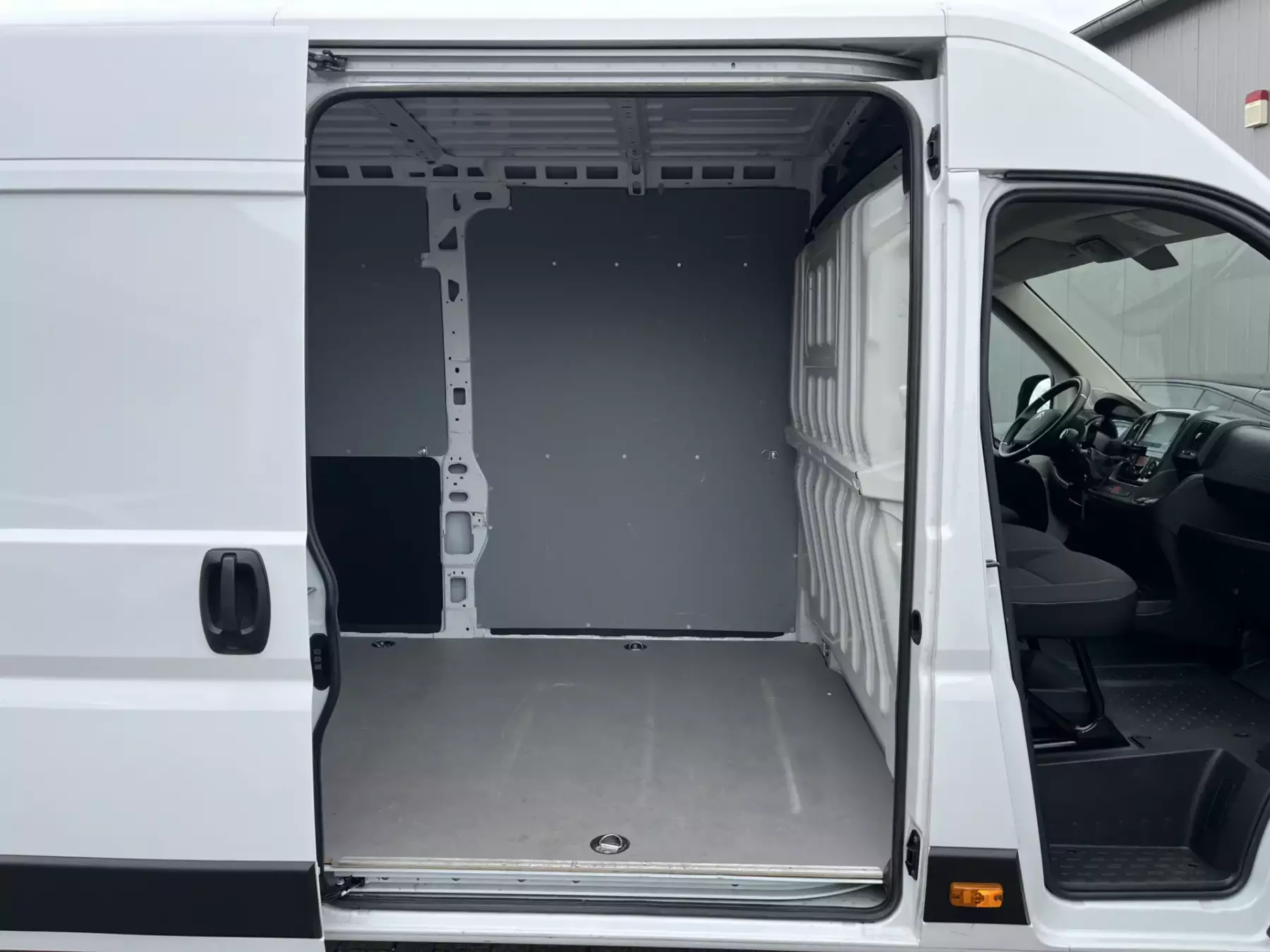 11241 Jumper 140PS Diesel L4H2 Mietwagen 11241 Jumper 140PS Diesel L4H2 Mietwagen