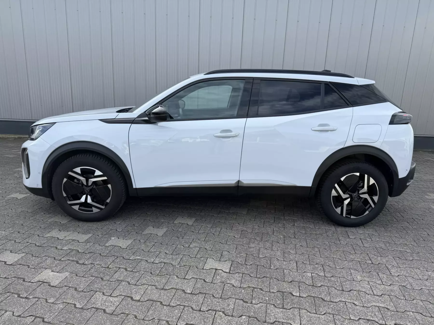 11408 Peugeot 2008 Mietwagen