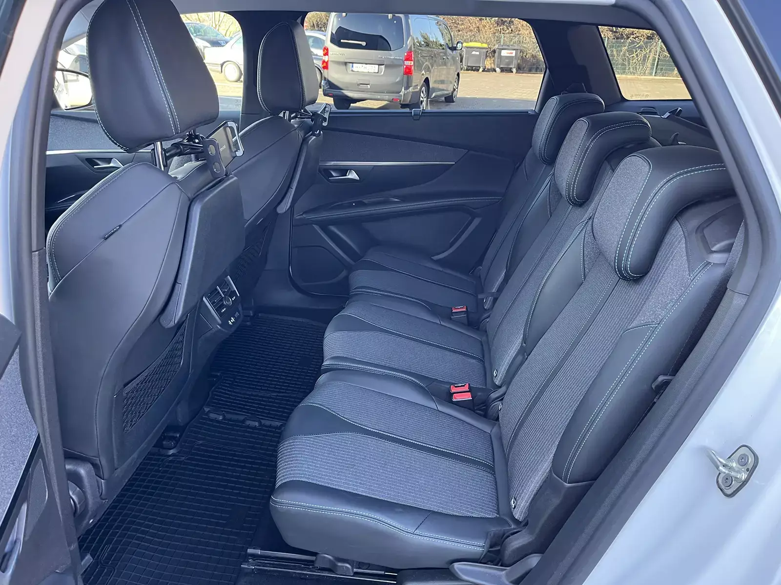 Peugeot 5008 HDI 130 Allure Pack Mietwagen 