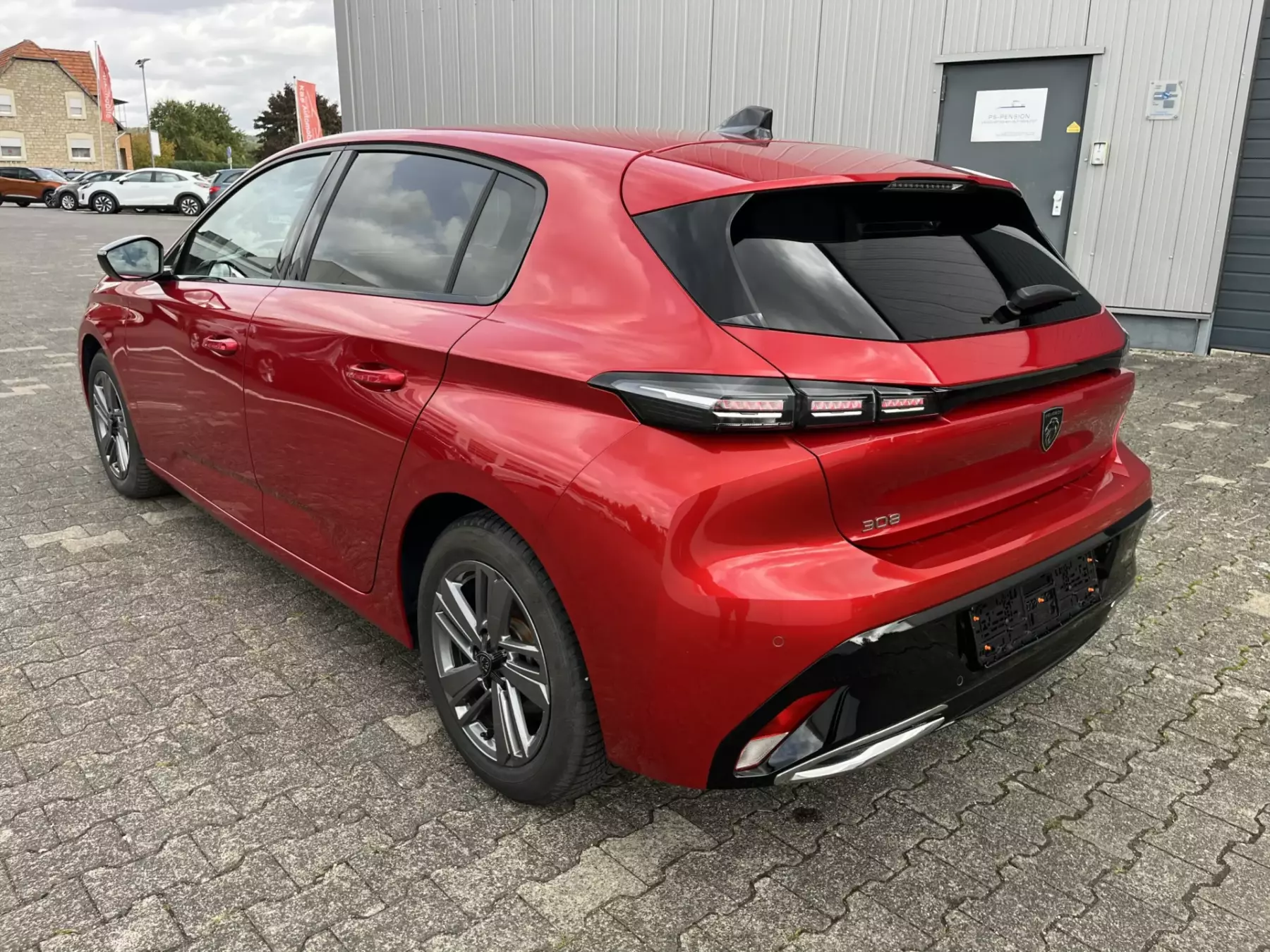 11269 308 Allure HDi 130 EAT8 Mietwagen