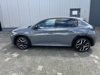 11122 208 GT 100 Mietwagen