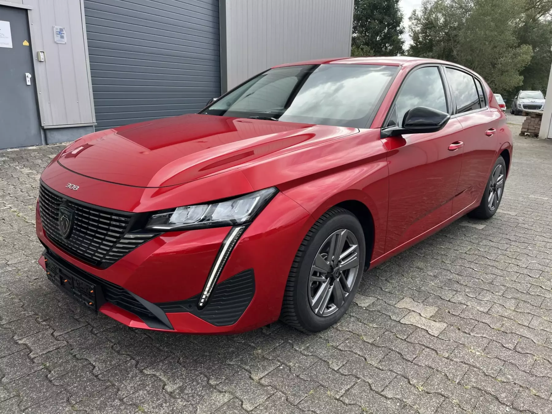 11269 308 Allure HDi 130 EAT8 Mietwagen