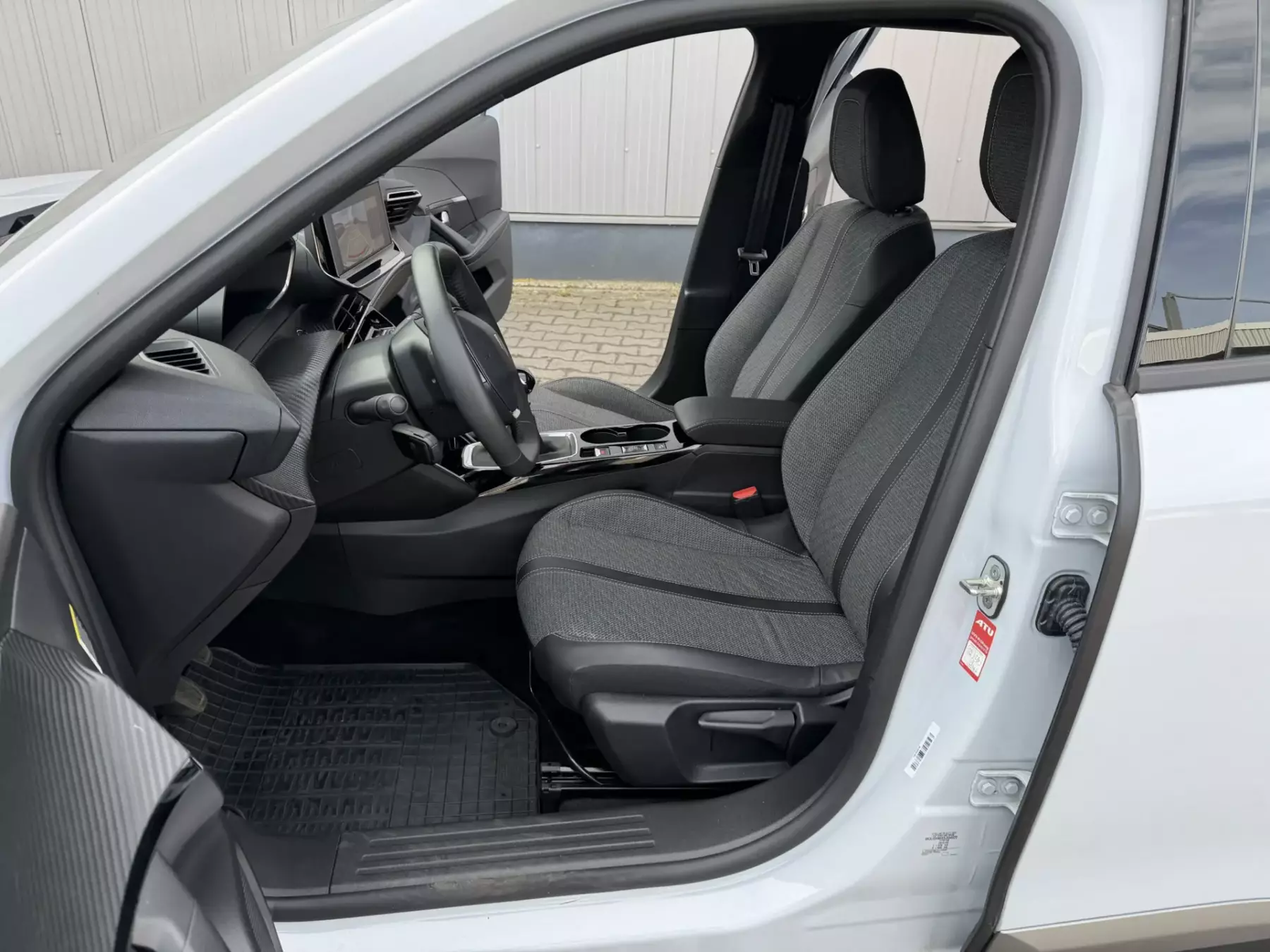 11408 Peugeot 2008 Mietwagen