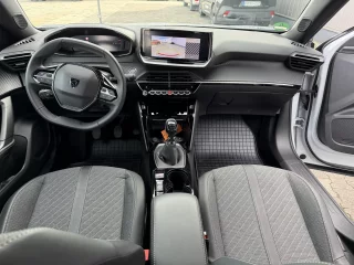 11408 Peugeot 2008 Mietwagen