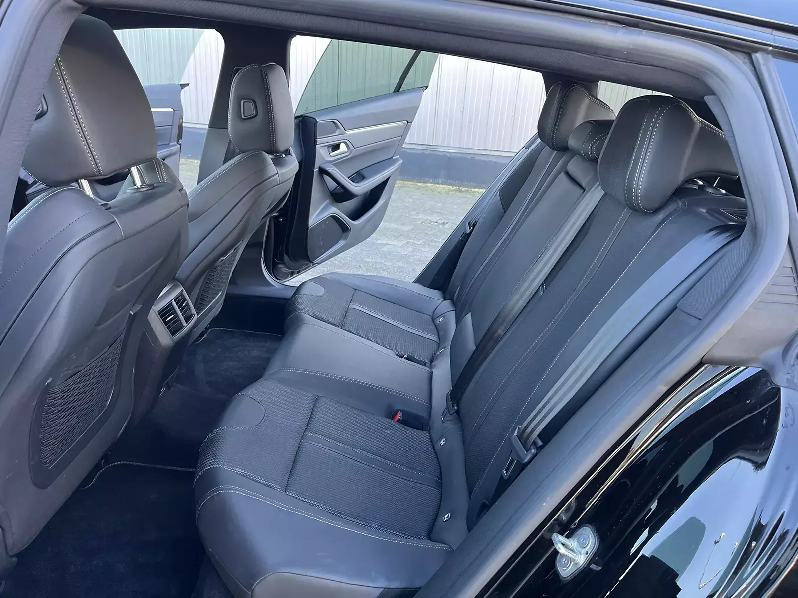 11119 508 SW GT HDI 180 EAT8 Mietwagen
