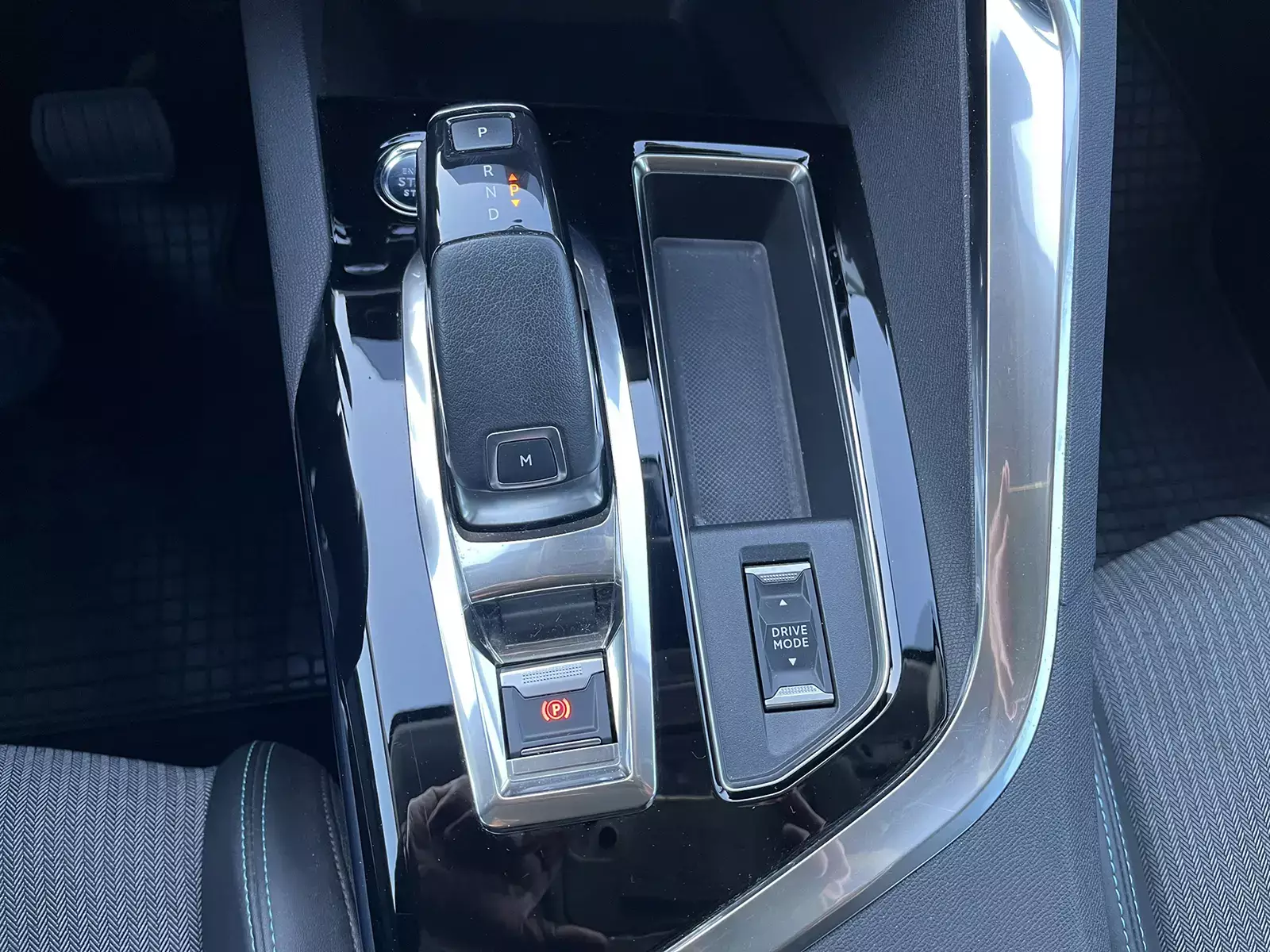 Peugeot 5008 HDI 130 Allure Pack Mietwagen 